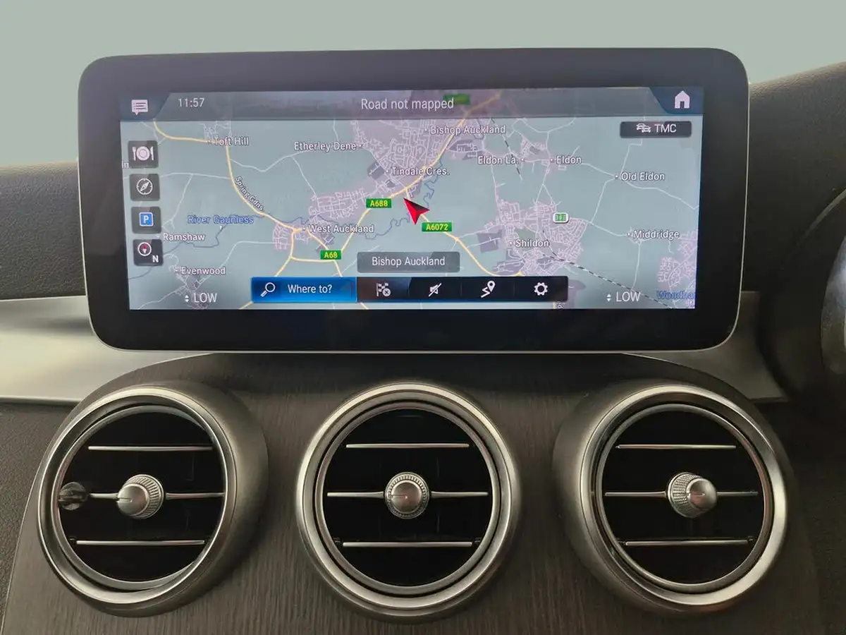 2020-mercedes-benz-glc-class-20d-glc220d-amg-line-station-wagon-5d-4matic-plus-big-32