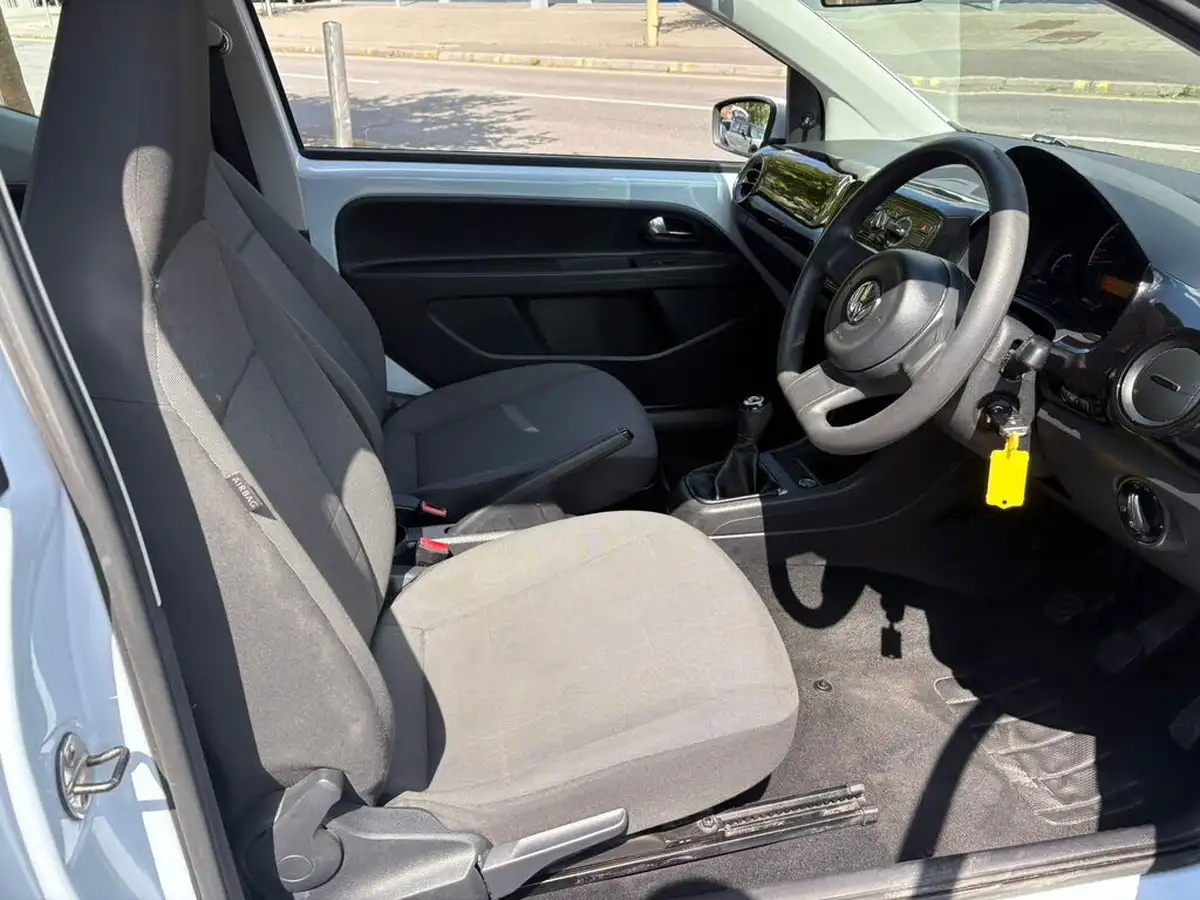 2013-volkswagen-up-10-move-up-59bhp-3d-big-10