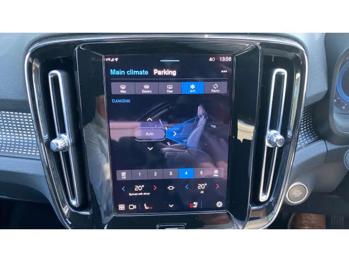 2024-volvo-xc40-20-b3-plus-big-39
