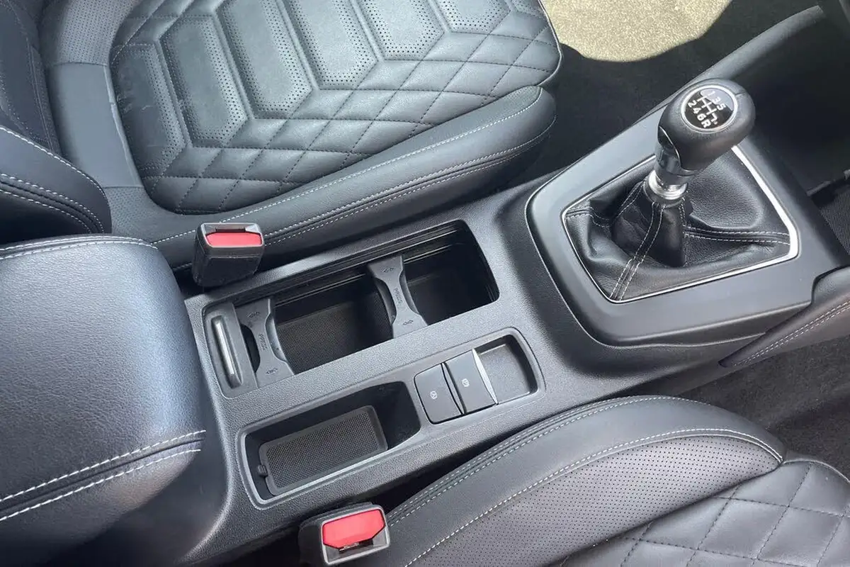 2022-ford-focus-10t-titanium-vignale-155ps-hybrid-mhev-hatchback-big-16