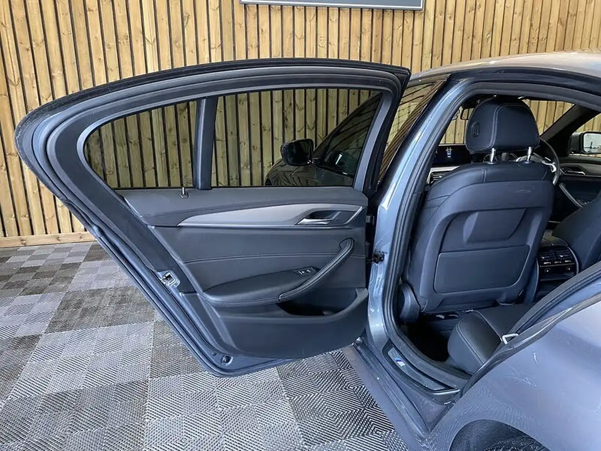 2017-bmw-5-series-20td-520d-m-sport-xdrive-saloon-4d-big-65