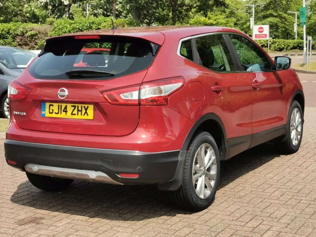 2014-nissan-qashqai-12-acenta-smart-vision-pack-big-5