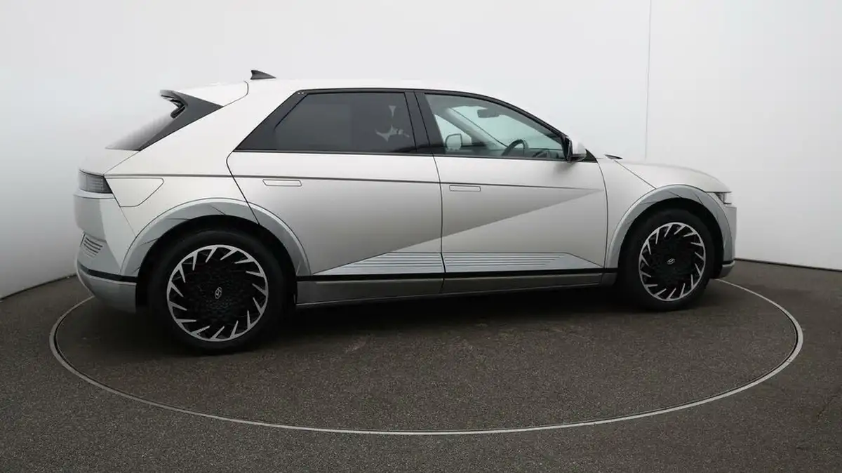 2022-hyundai-ioniq-5-e-ultimate-217ps-73kwh-rwd-big-49
