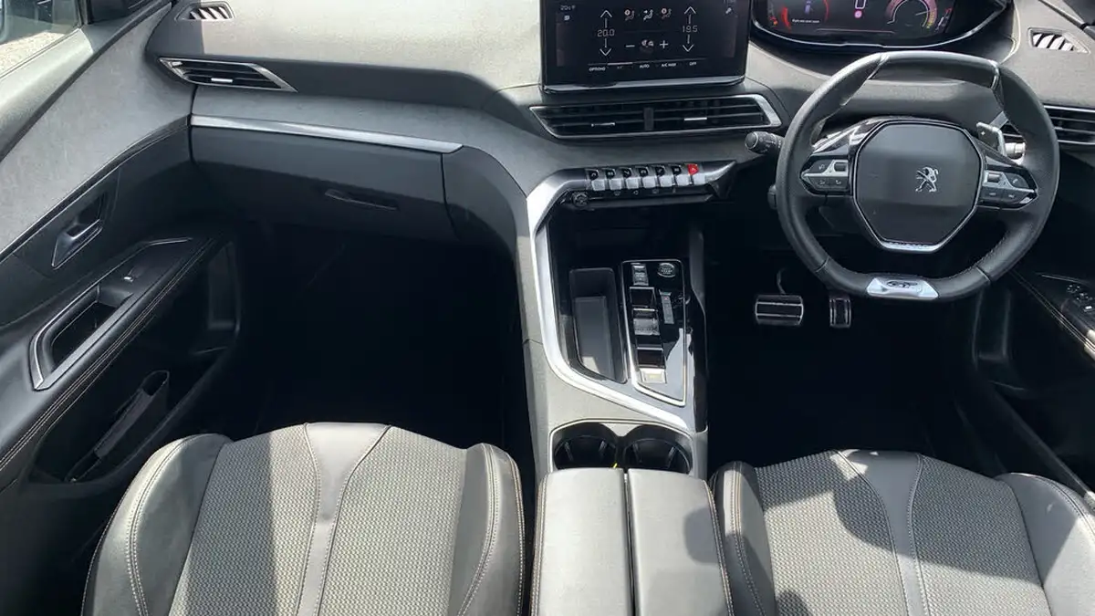 2024-peugeot-3008-suv-12-puretech-gt-136ps-hybrid-e-dsc6-big-3
