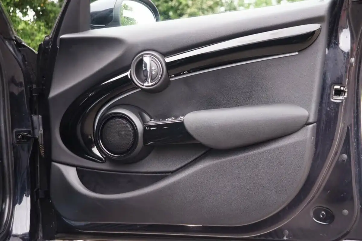 2022-mini-cooper-15-cooper-classic-hatchback-5d-auto-big-24