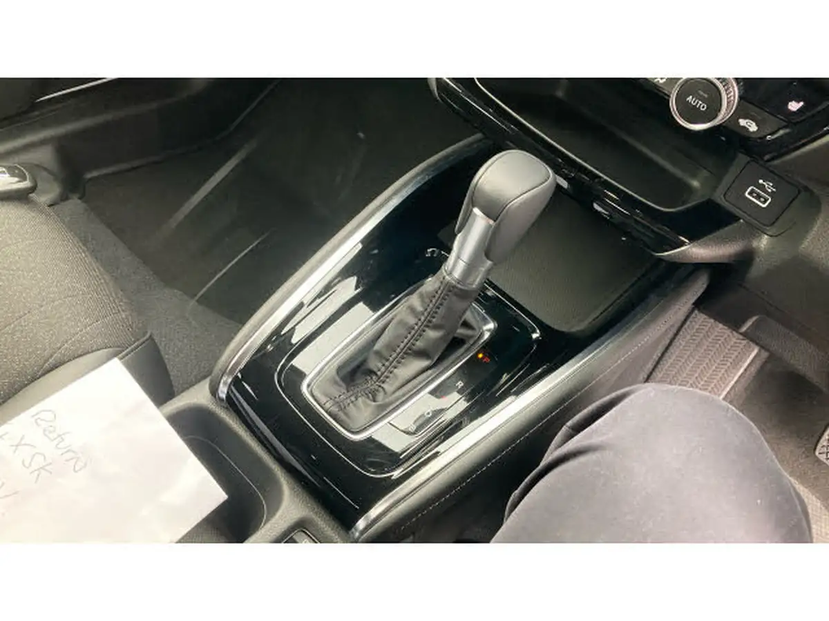 2025-honda-hr-v-15-i-mmd-advance-big-31