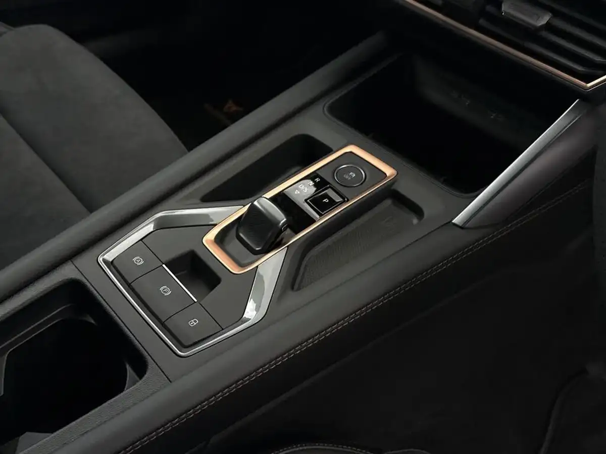 2025-cupra-formentor-15-e-hybrid-v2-big-18