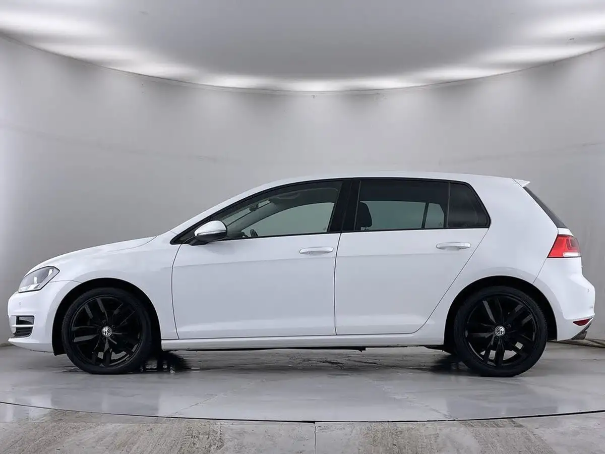 2015-volkswagen-golf-14-tsi-match-5d-big-71