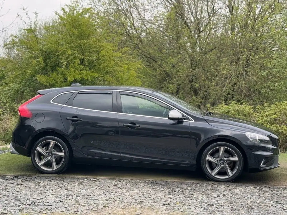 2014-volvo-v40-16td-d2-r-design-lux-powershift-big-4