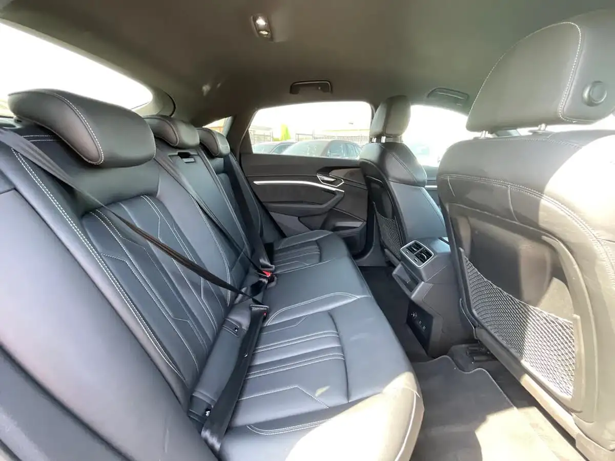 2021-audi-e-tron-55e-s-line-sportback-big-11
