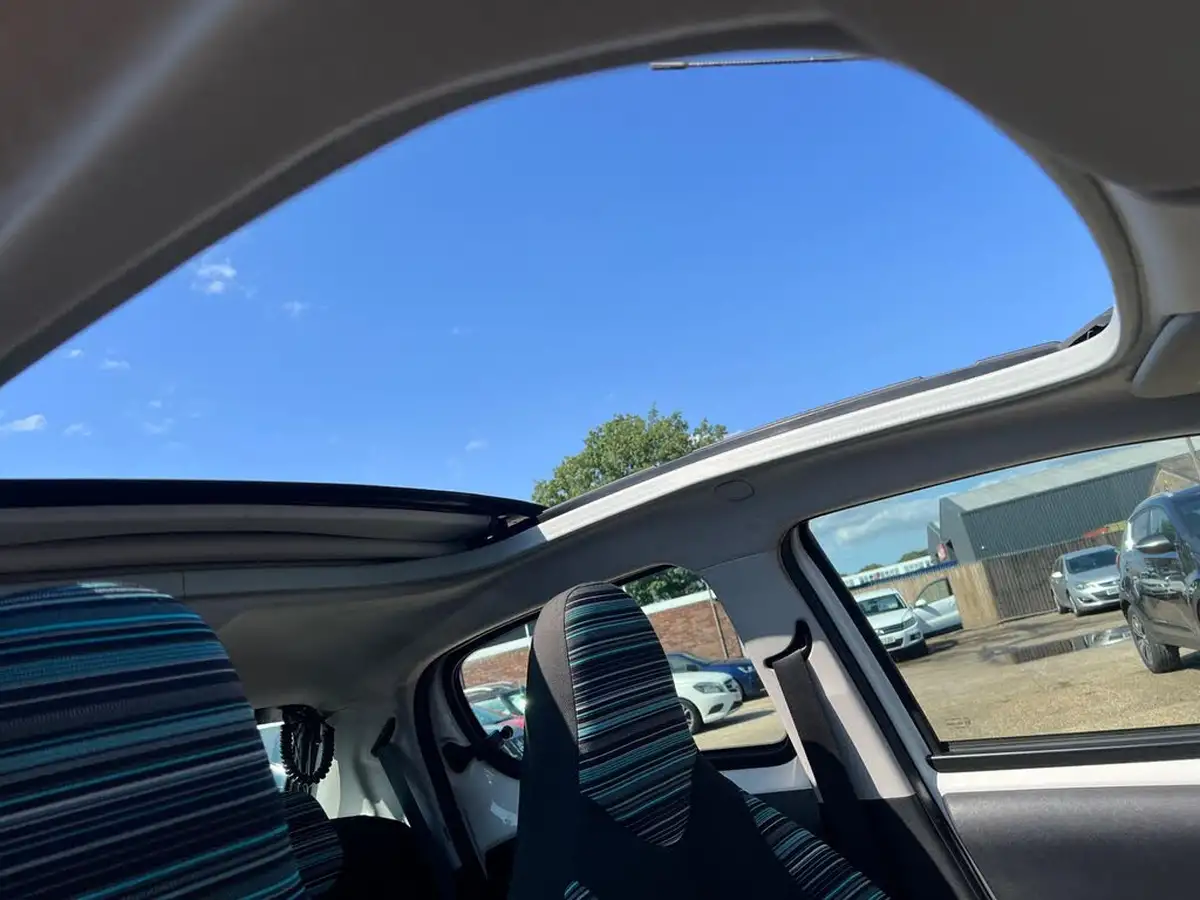 2017-citroen-c1-10-vti-airscape-feel-big-24