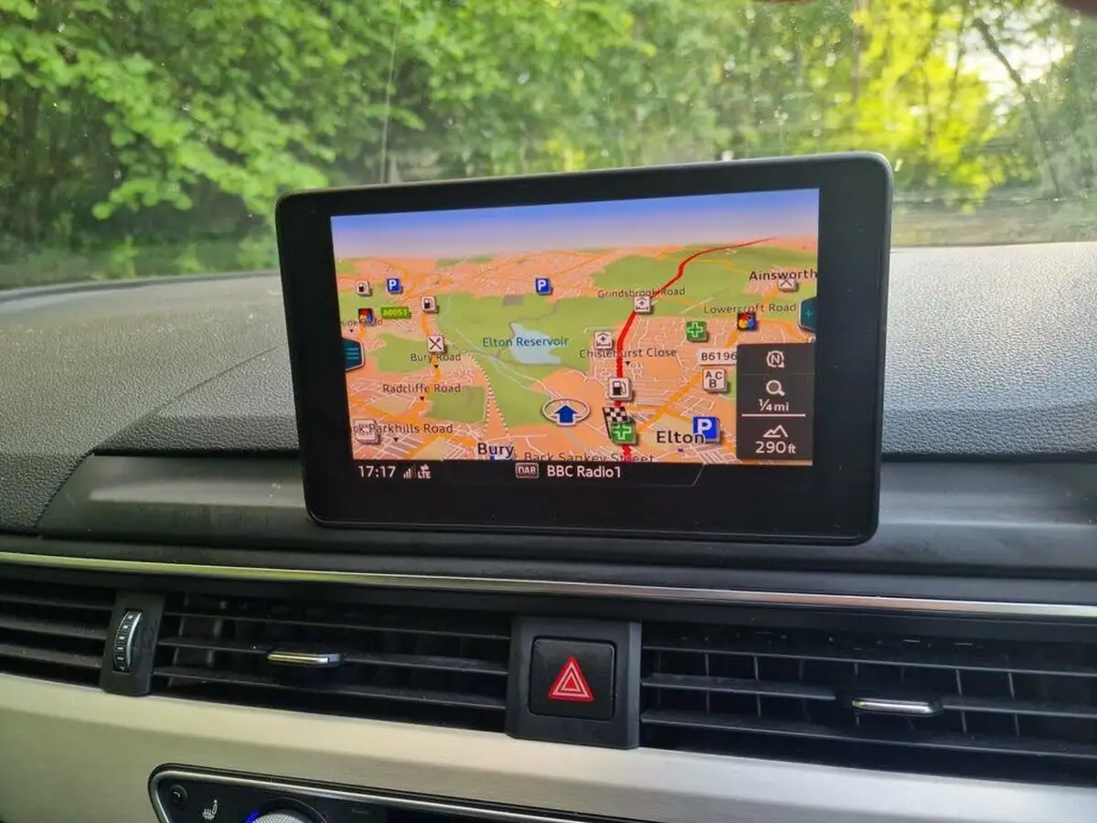 2017-audi-a4-avant-20-tdi-s-line-150ps-tronic-big-17