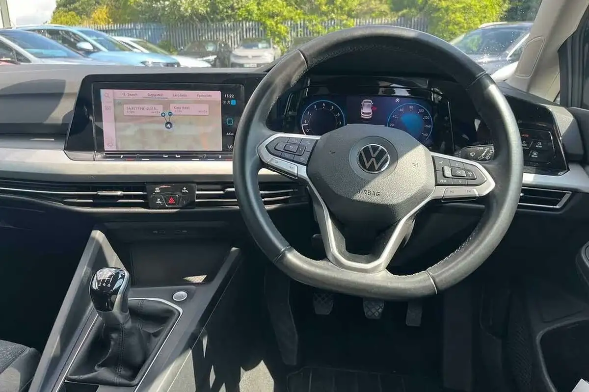 2020-volkswagen-golf-15-tsi-life-130ps-hatchback-big-12