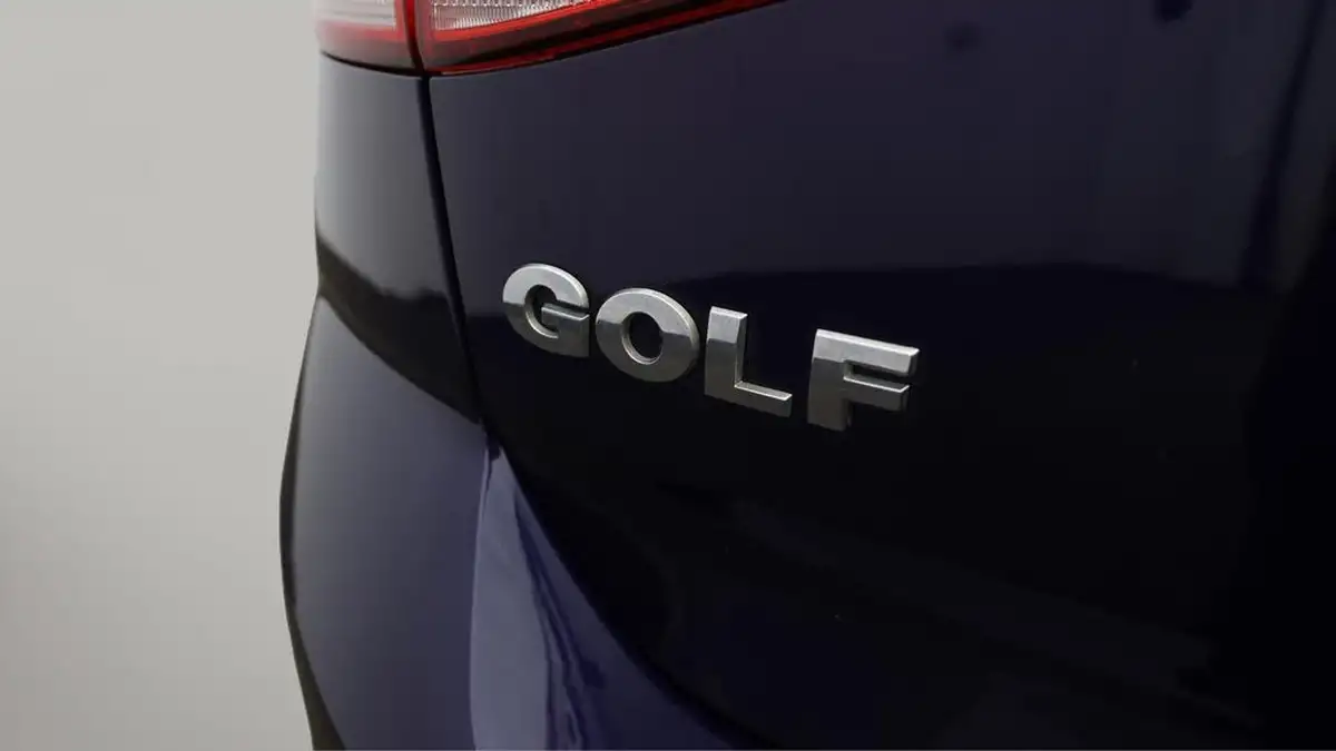 2018-volkswagen-golf-15-tsi-se-130ps-ss-hatchback-5d-big-21