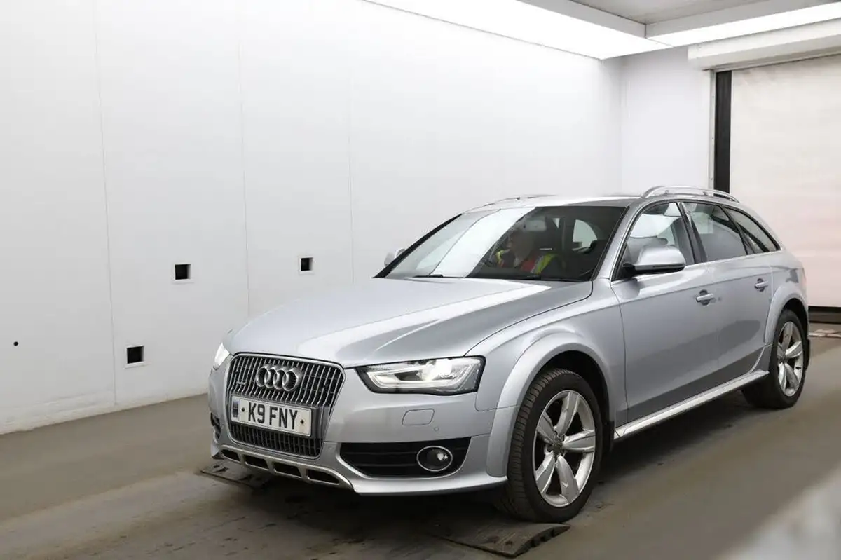 2015-audi-a4-allroad-20td-quattro-s-tronic-big-1