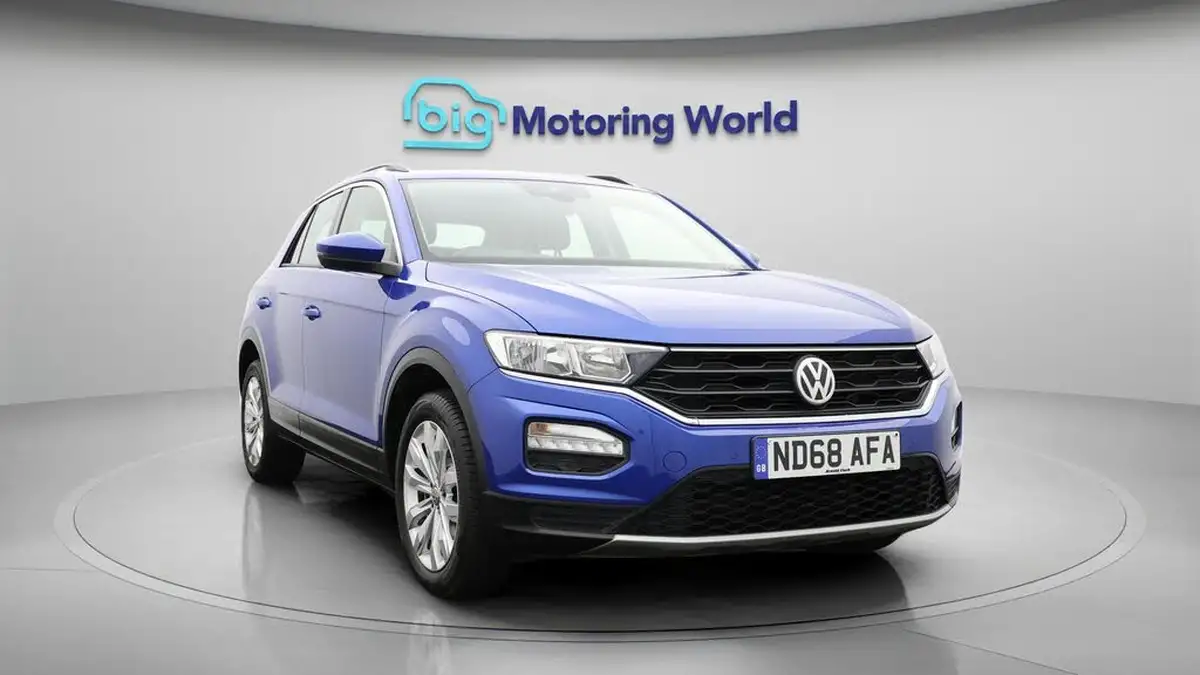 2018-volkswagen-t-roc-10-tsi-se-big-1