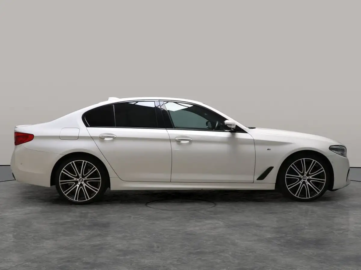 2017-bmw-5-series-30-540i-m-sport-saloon-4d-big-12