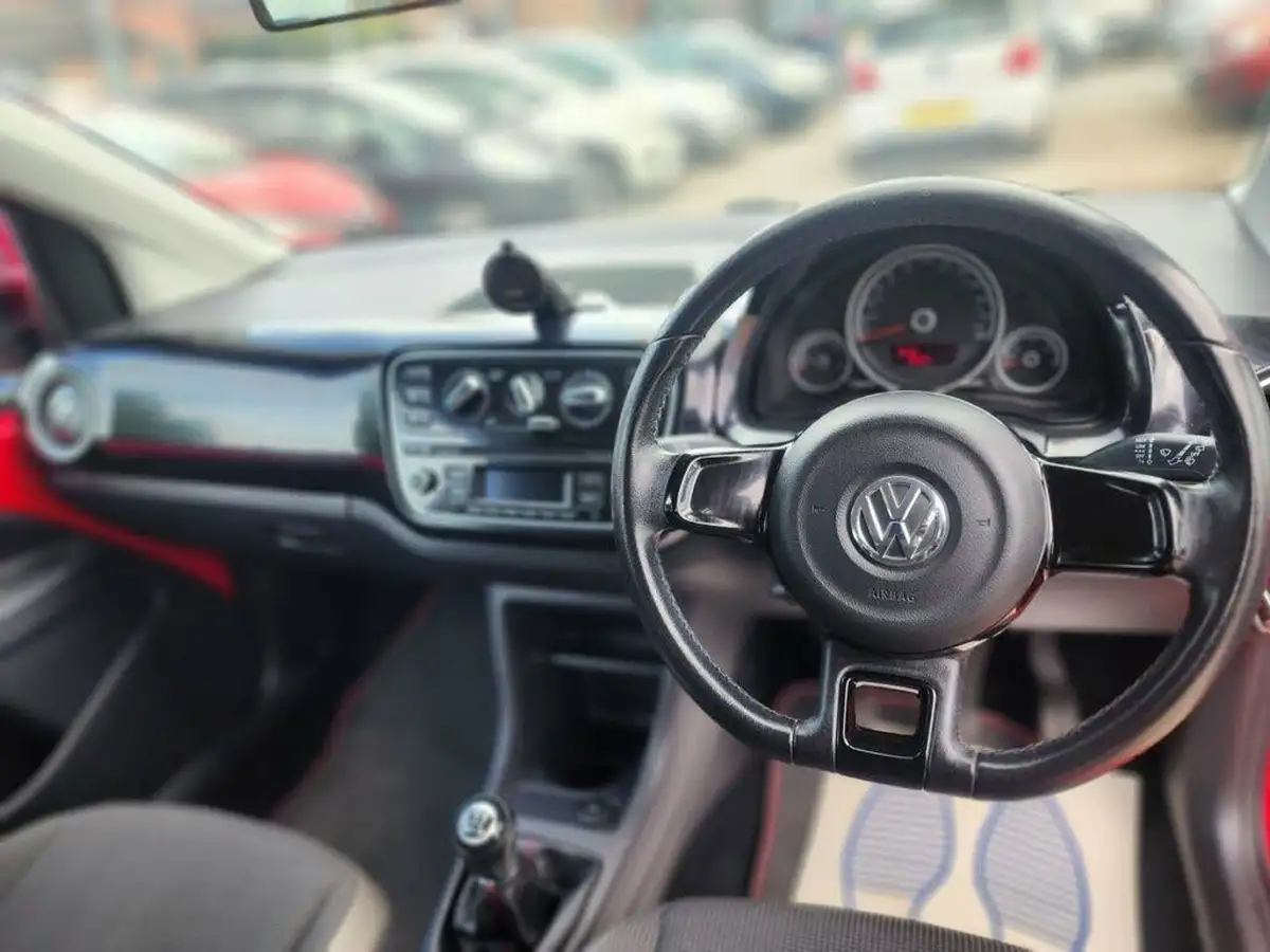 2013-volkswagen-up-10-high-up-3d-big-16