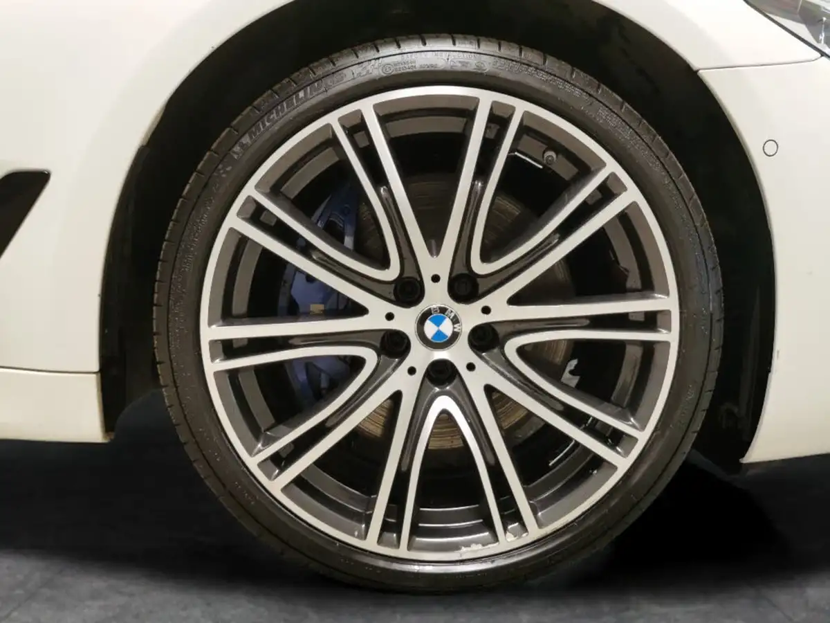 2017-bmw-5-series-30-540i-m-sport-saloon-4d-big-36