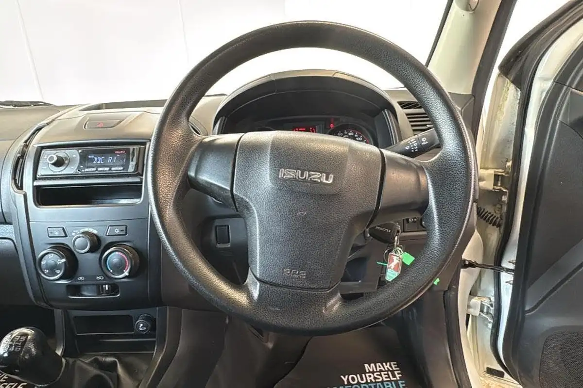 2019-isuzu-d-max-19td-utility-4x4-double-pickup-big-29