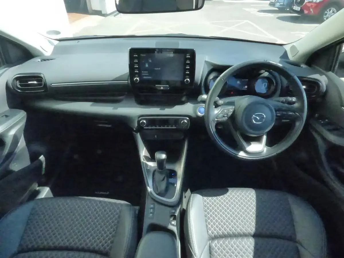 2022-mazda-mazda2-15-agile-big-12