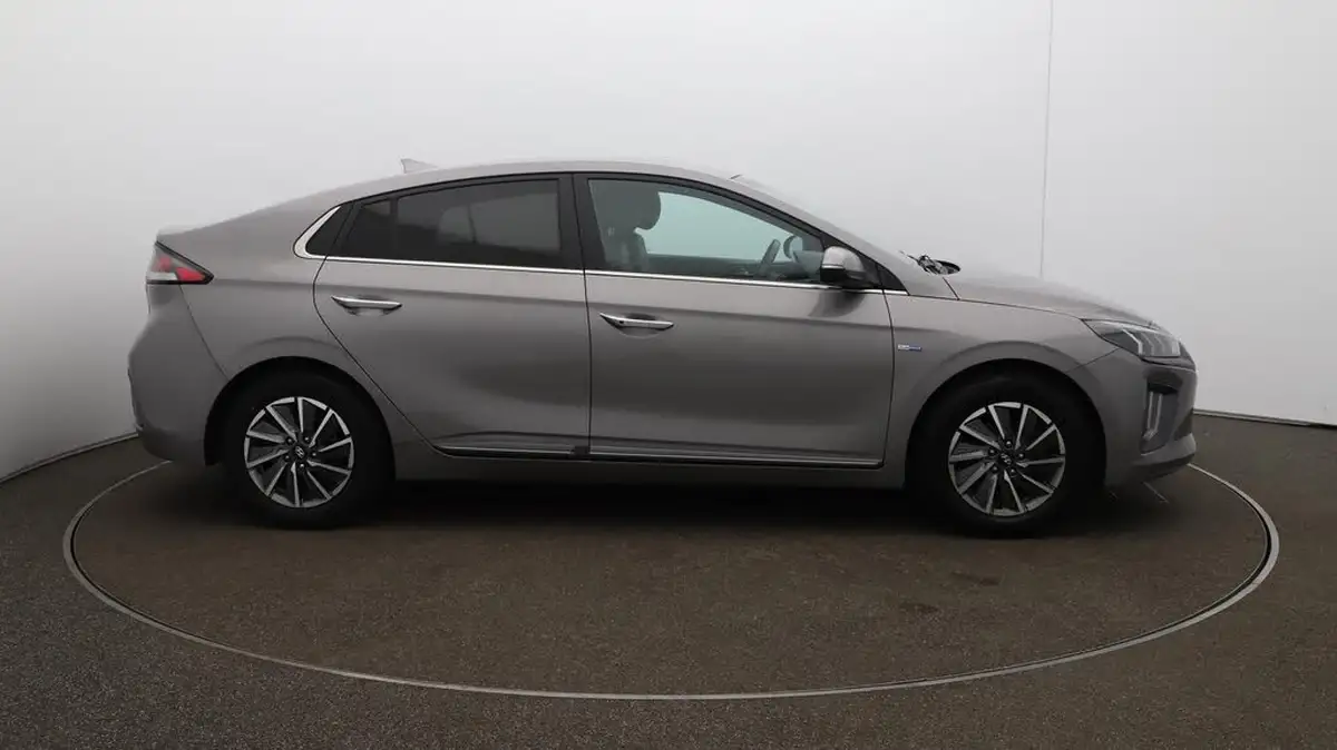 2021-hyundai-ioniq-e-premium-se-electric-100kw-big-49
