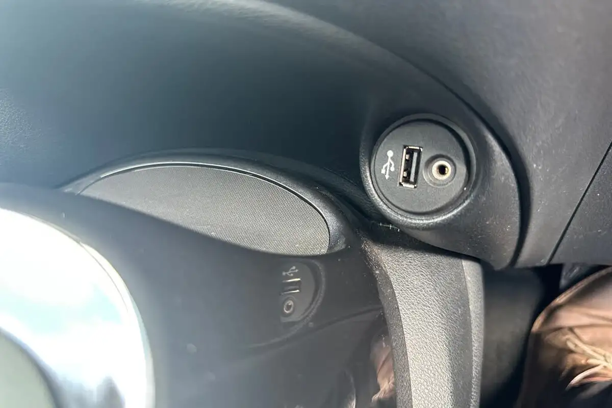 2015-nissan-juke-12-acenta-premium-ss-big-40