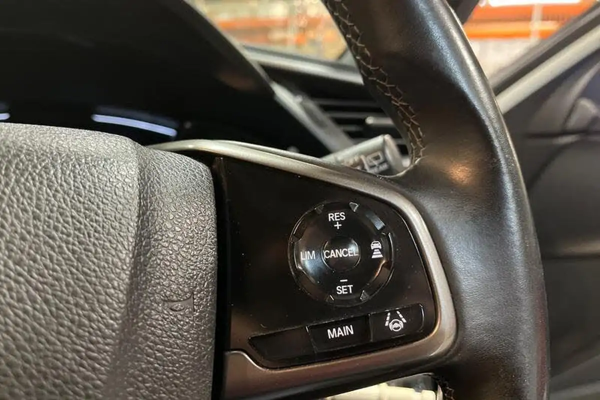 2019-honda-civic-10-vtec-turbo-sr-hatchback-5d-big-26