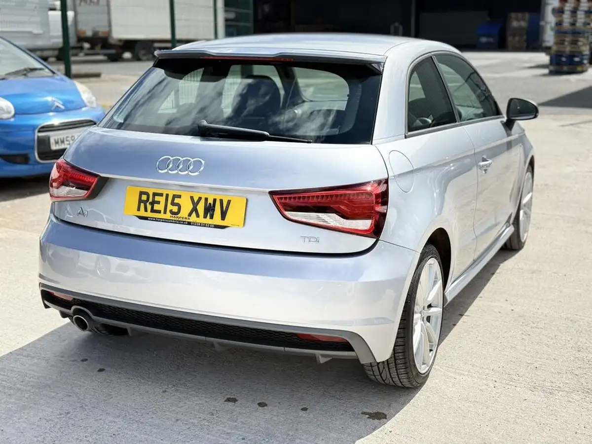 2015-audi-a1-16tdi-s-line-hatchback-3d-big-7