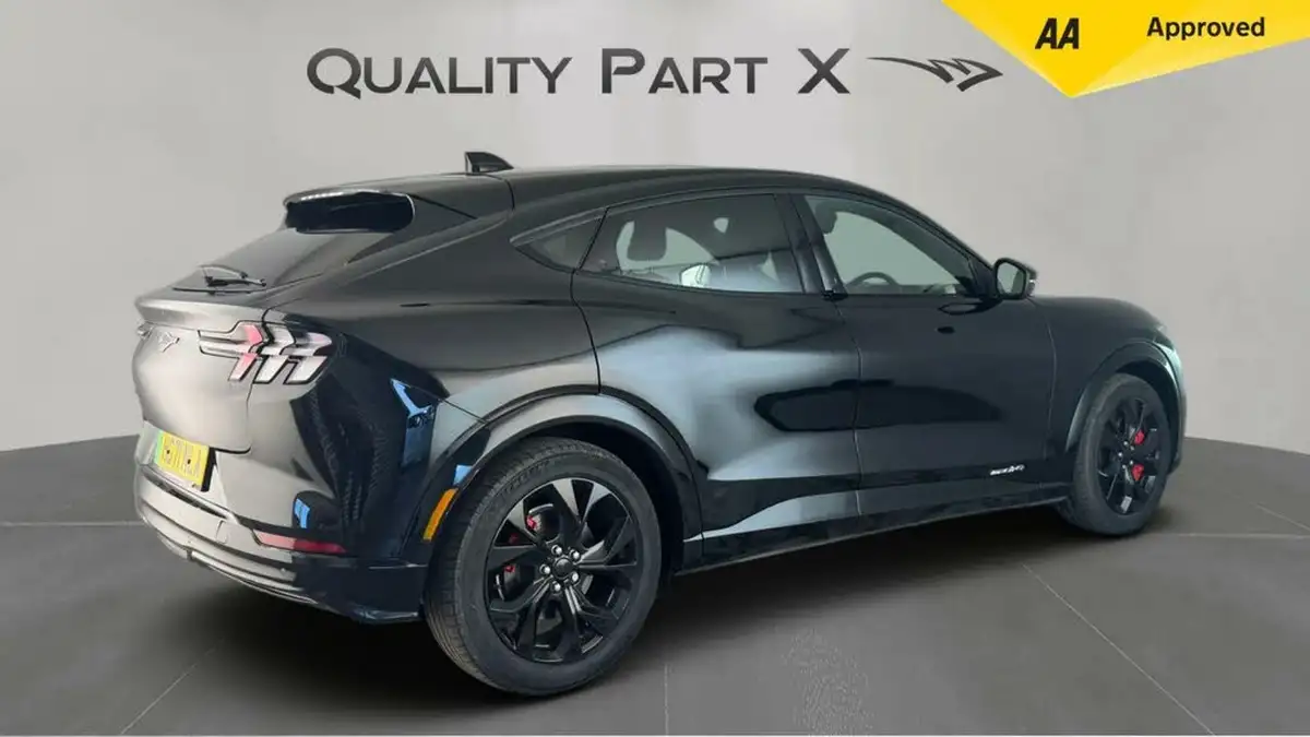 2022-ford-mustang-mach-e-e-standard-range-awd-big-2