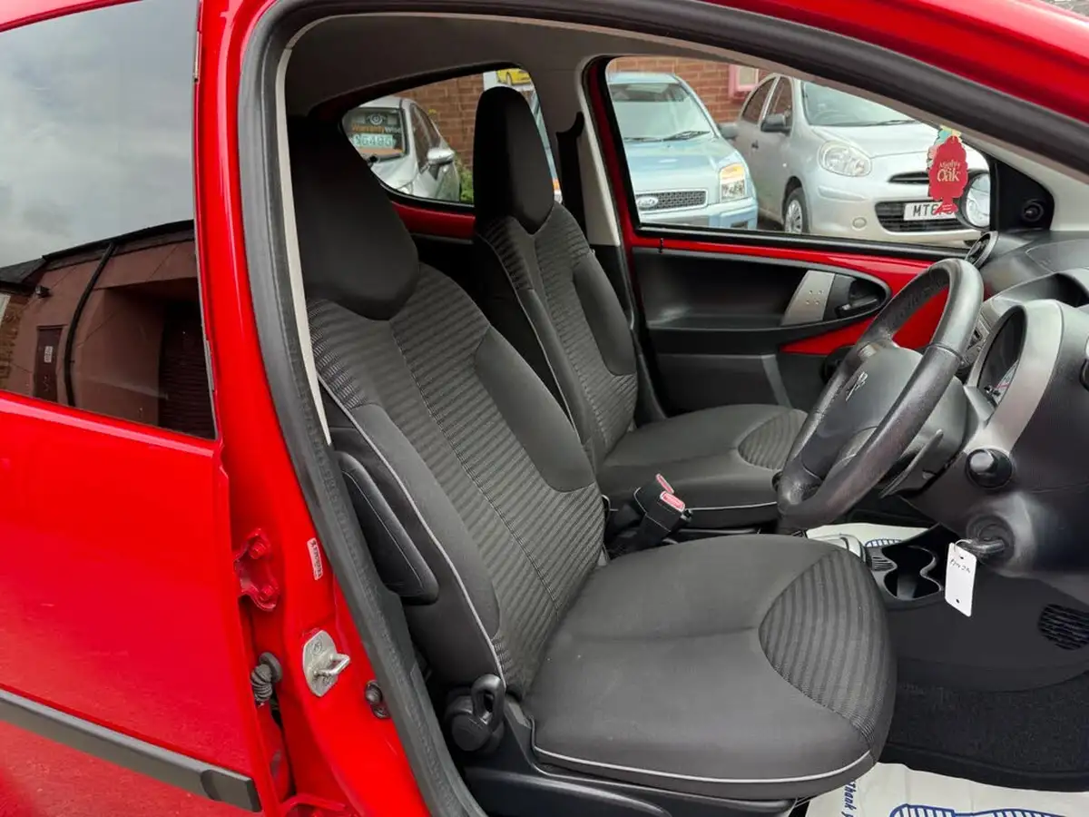 2014-peugeot-107-10-allure-5d-semi-a-big-19