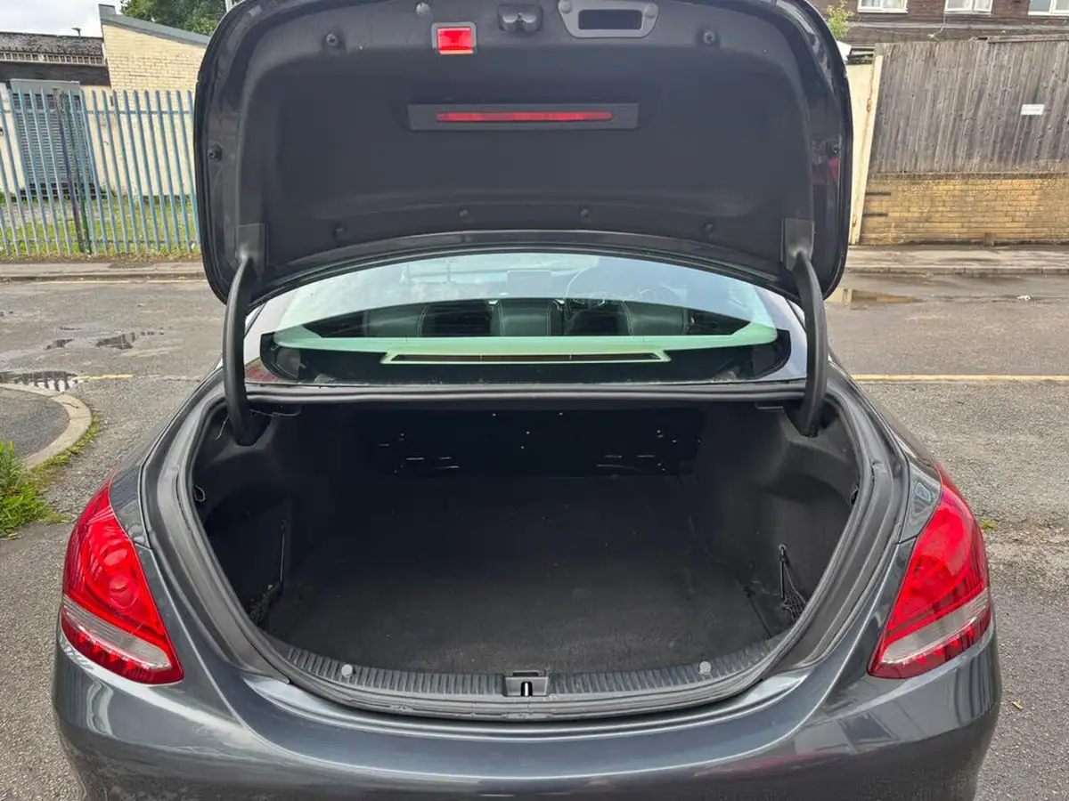 2016-mercedes-benz-c-class-16d-c200d-se-ss-saloon-4d-auto-big-26