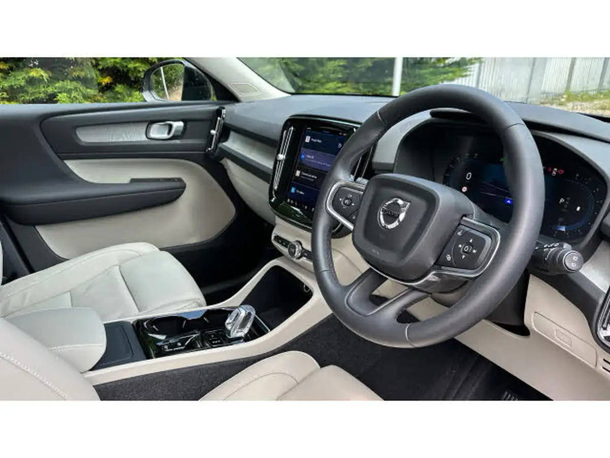 2023-volvo-xc40-20-b4-plus-awd-big-4