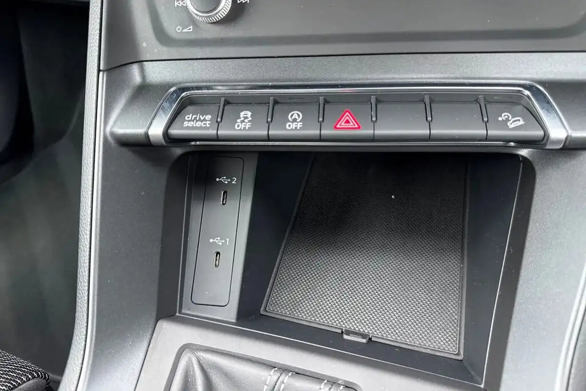 2022-audi-q3-15-35-tfsi-black-edition-codcomfort-sound-pack-station-wagon-big-58