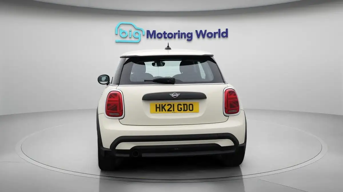 2021-mini-cooper-15-one-classic-3d-big-6