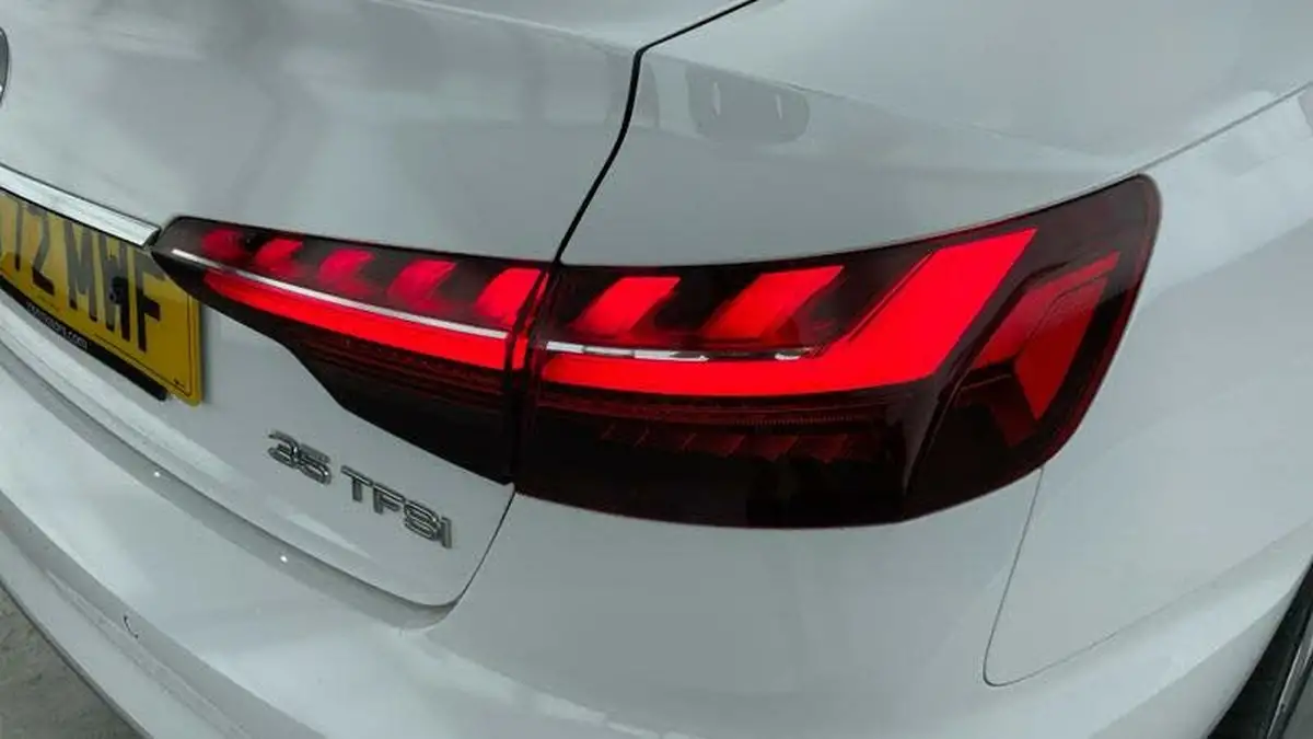2022-audi-a4-20-35-tfsi-s-line-tronic-big-29