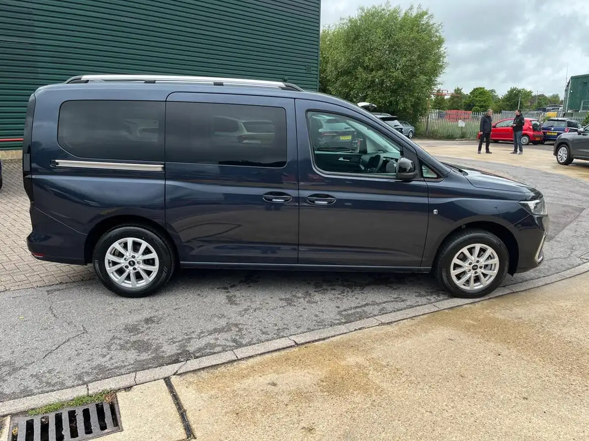2024-ford-tourneo-connect-15-titanium-115ps-auto-big-10