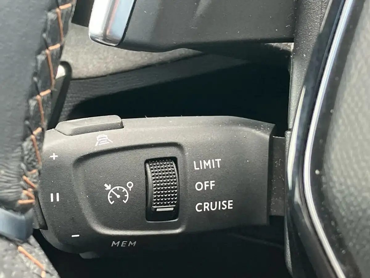 2023-peugeot-5008-suv-15-bluehdi-gt-130ps-eat8-big-46