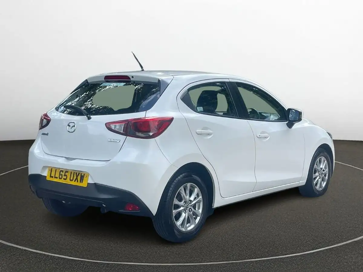 2016-mazda-mazda2-15-se-l-75ps-big-9