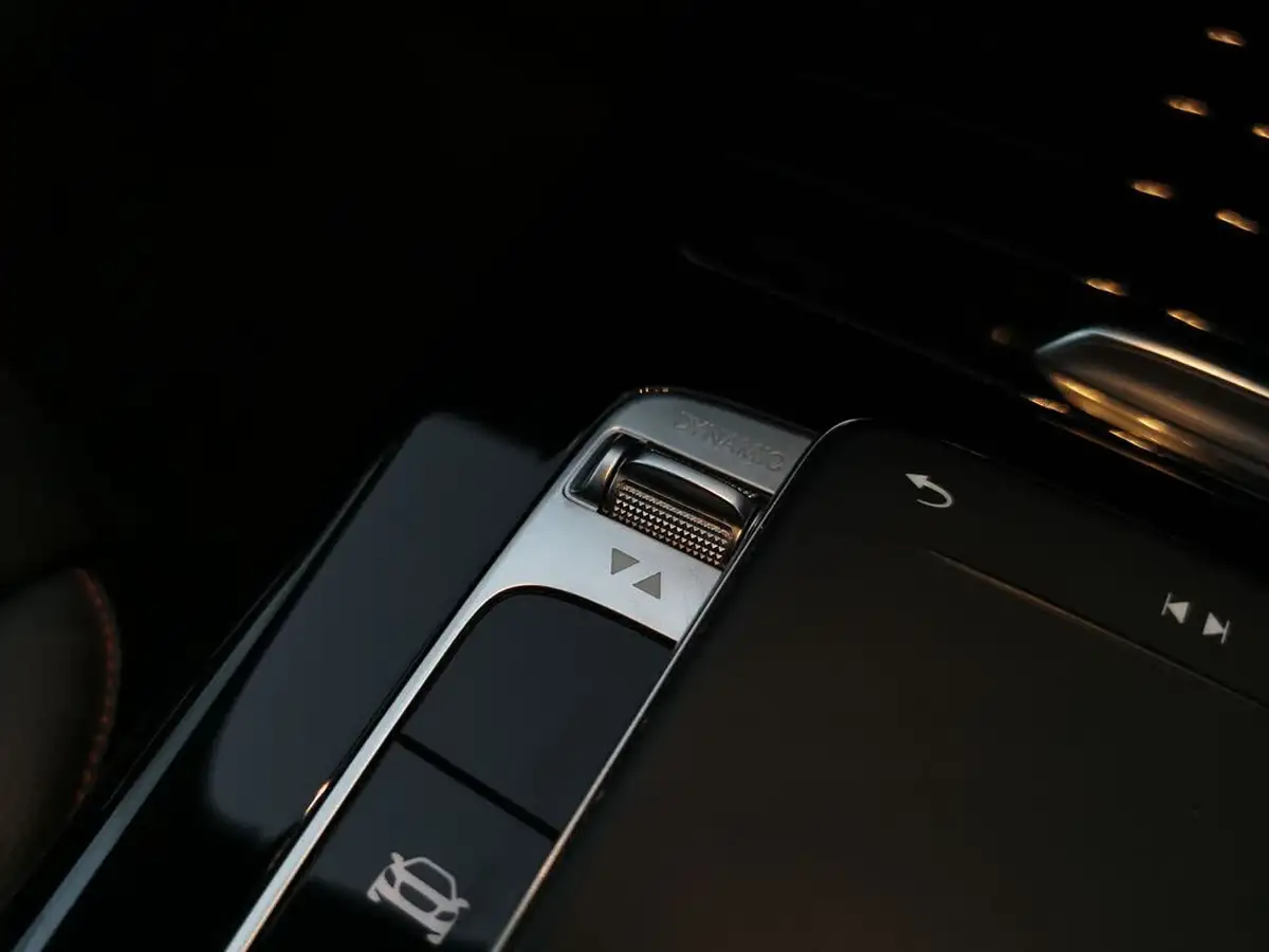2019-mercedes-benz-a-class-13-a200-amg-line-hatchback-5d-7g-dct-big-21