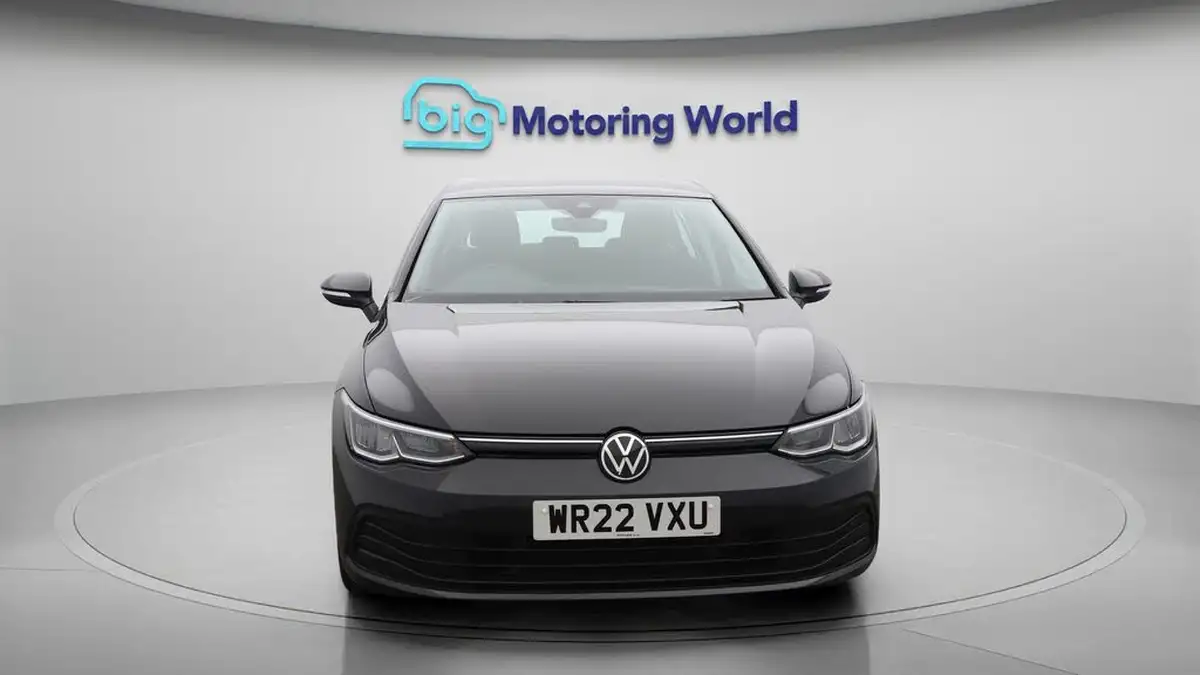 2022-volkswagen-golf-15-tsi-life-130ps-hatchback-big-2