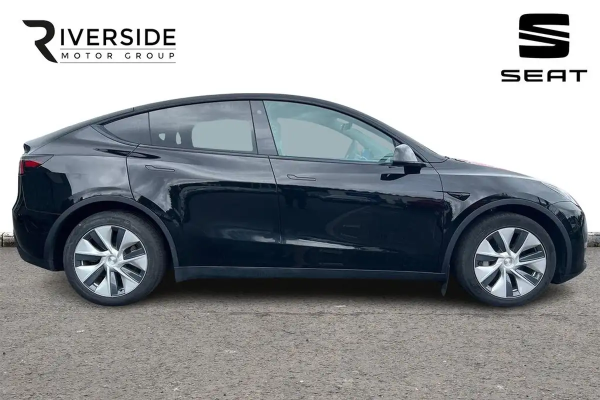 2022-tesla-model-y-e-long-range-big-3