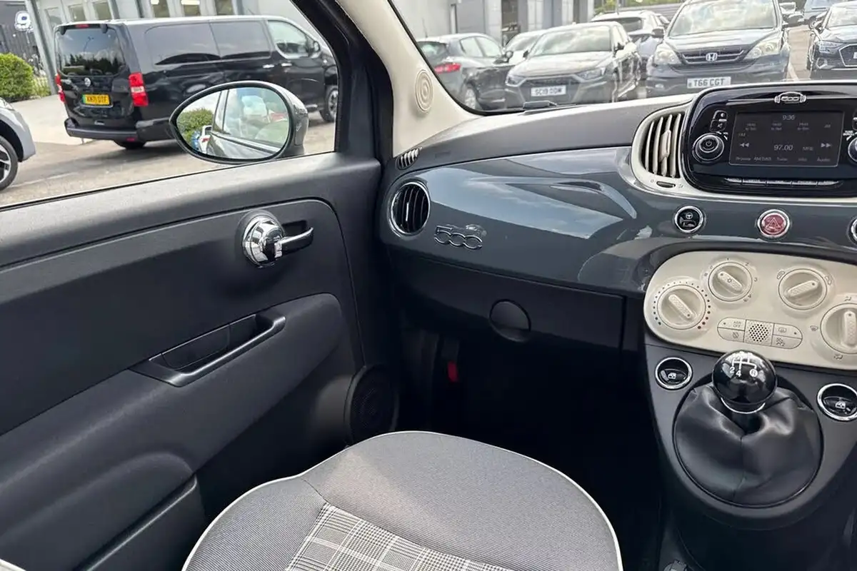2018-fiat-500-12-lounge-big-18