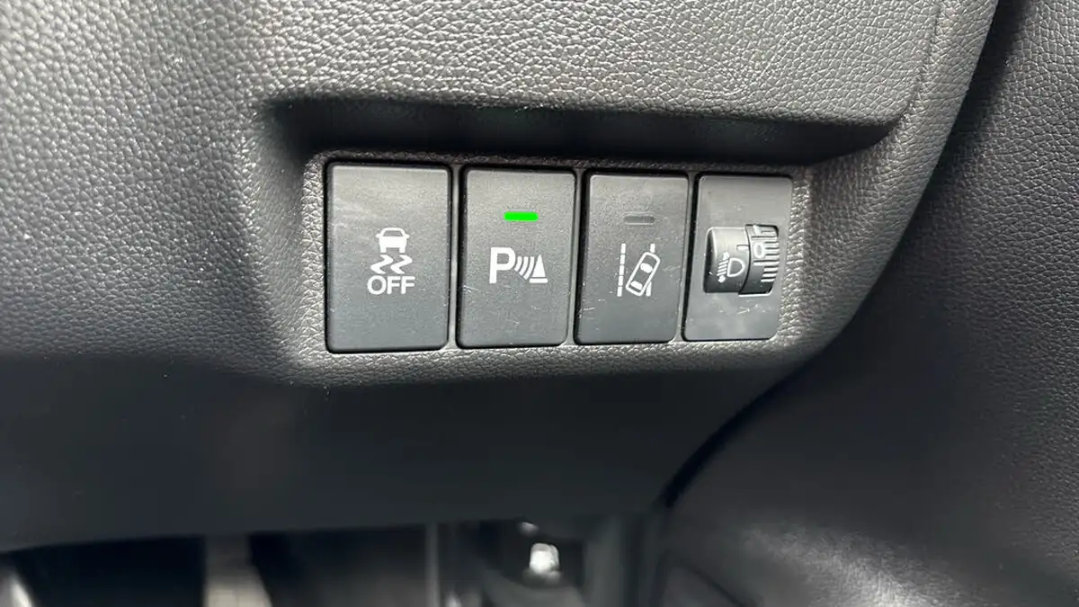 2019-honda-jazz-13-i-vtec-se-navi-cvt-big-31