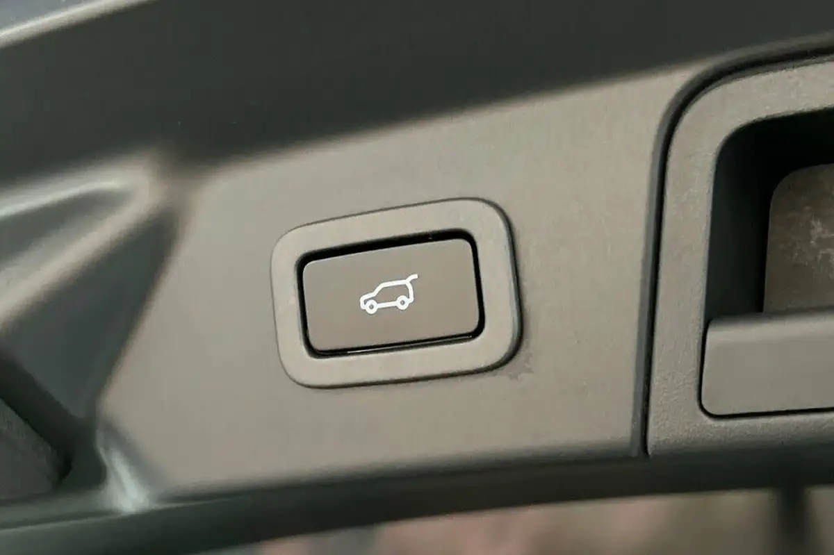 2019-land-rover-range-rover-velar-20-p250-s-big-43
