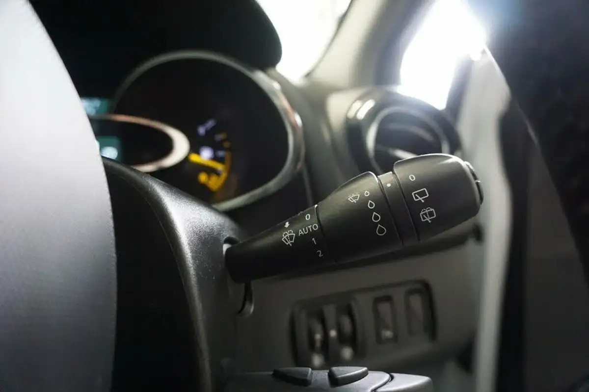 2014-renault-clio-15dci-dynamique-s-medianav-edc-auto-big-21