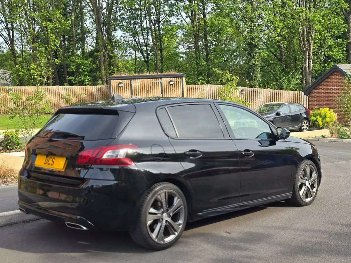 2016-peugeot-308-20-bluehdi-gt-eat6-big-15