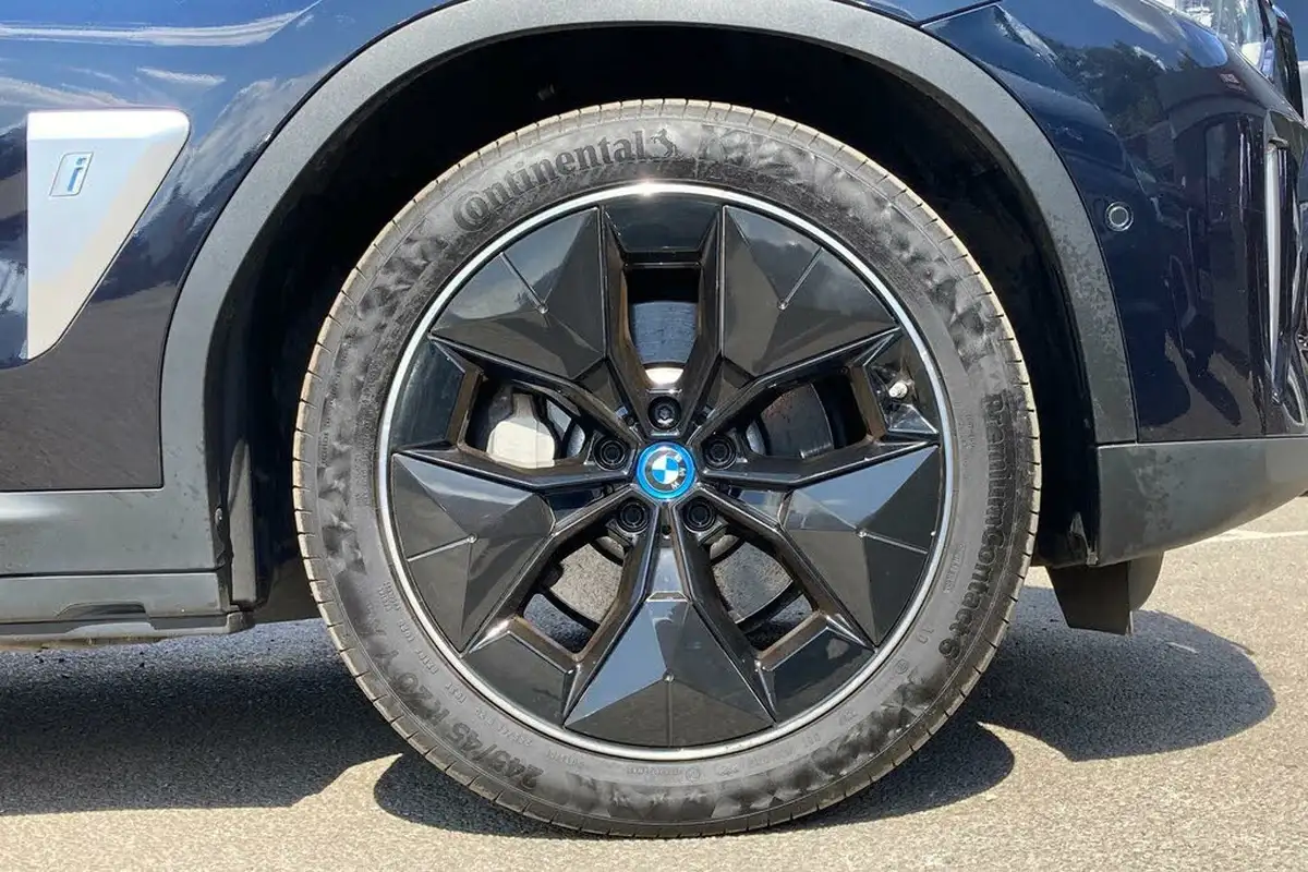 2022-bmw-ix3-e-premier-edition-pro-big-24