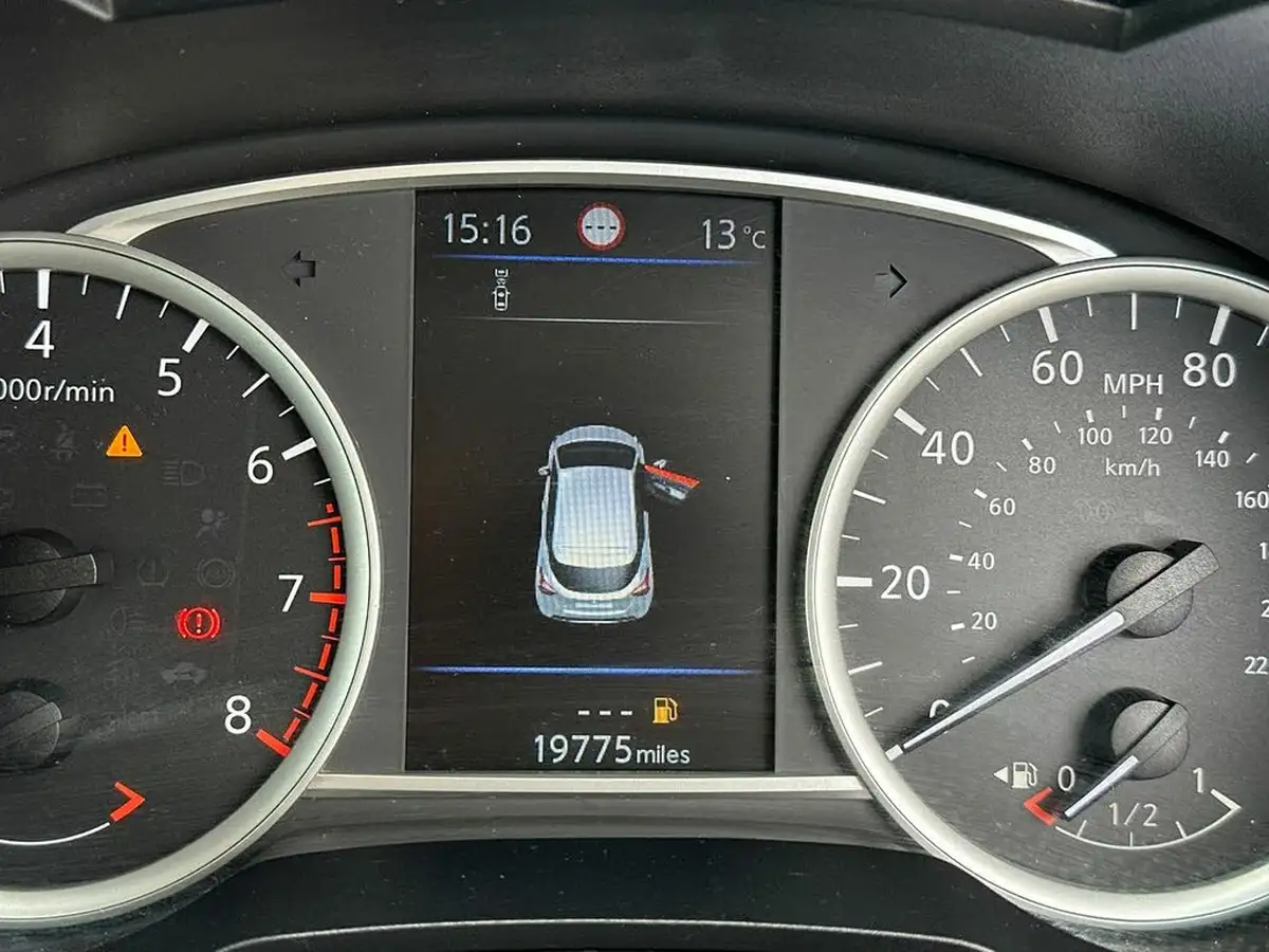 2021-nissan-micra-10-ig-t-acenta-big-21