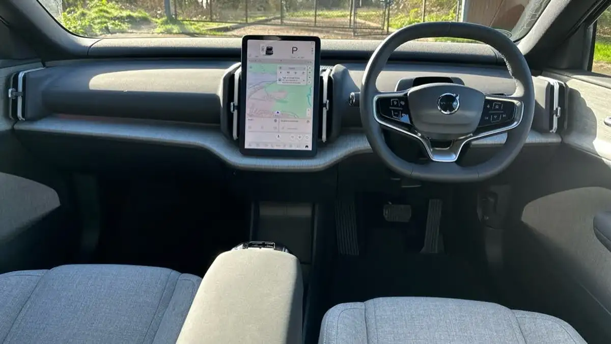2025-volvo-ex30-e-single-motor-ultra-big-19